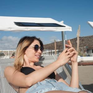 Carica batteria, pannello solare, pieghevole, con 4 pannelli solari, 3 cavi per smartphone C, USB, iPhone, 20.000mAh, nero arancione, ideale per giornate di sole, al mare, in montagna, in cam