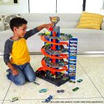 Hot Wheels, City Mega Garage, Twist Playset con Ascensore a Spirale e Oltre 60 Posti Auto, Include 1 Macchinina, GTT95
