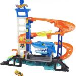 Hot Wheels City Parkgarage con Attacco Squalo – Set Gioco + Auto
