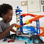 Hot Wheels City Parkgarage con Attacco Squalo – Set Gioco + Auto