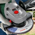 Smerigliatrice angolare a batteria UniversalGrind 18V-75, senza batteria, per smerigliatura, taglio, spazzolatura e levigatura di vari materiali, diametro 125 mm