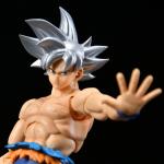 Dragon Ball Z, Son Goku, capelli grigio, figure anime, snodabile, 16 cm, modello manga da collezione, con volti, mani e armi