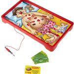 Le joyeux chirurgien, Hasbro, devient médecin et soigne le patient