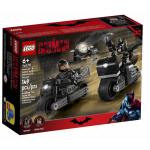 LEGO DC Batman & Selina Kyle Bike Chase 76179 Glow in the Dark Bat Signal Toy
