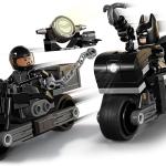 LEGO DC Batman & Selina Kyle Bike Chase 76179 Glow in the Dark Bat Signal Toy