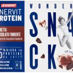Enervit, Protein Snack chocolat noir, barres énergétiques aux protéines de lait et aux fibres, au chocolat noir, sans gluten ni huile de palme.