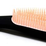 Districante, Spazzola sciogli nodi per capelli, colore Nera con interno pesca