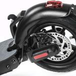 Ducati PRO-II, Scooter électrique, 15 Kg, Moteur Brushless 350W, Autonomie jusqu'à 25 Km, Pneus Tubeless 10", Charge Max 100 Kg